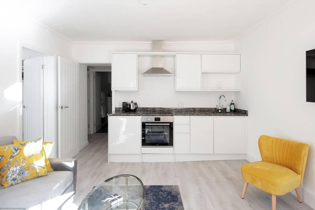 2 Bed City Centre Apartment 1 Min From Bath Abbey Εξωτερικό φωτογραφία